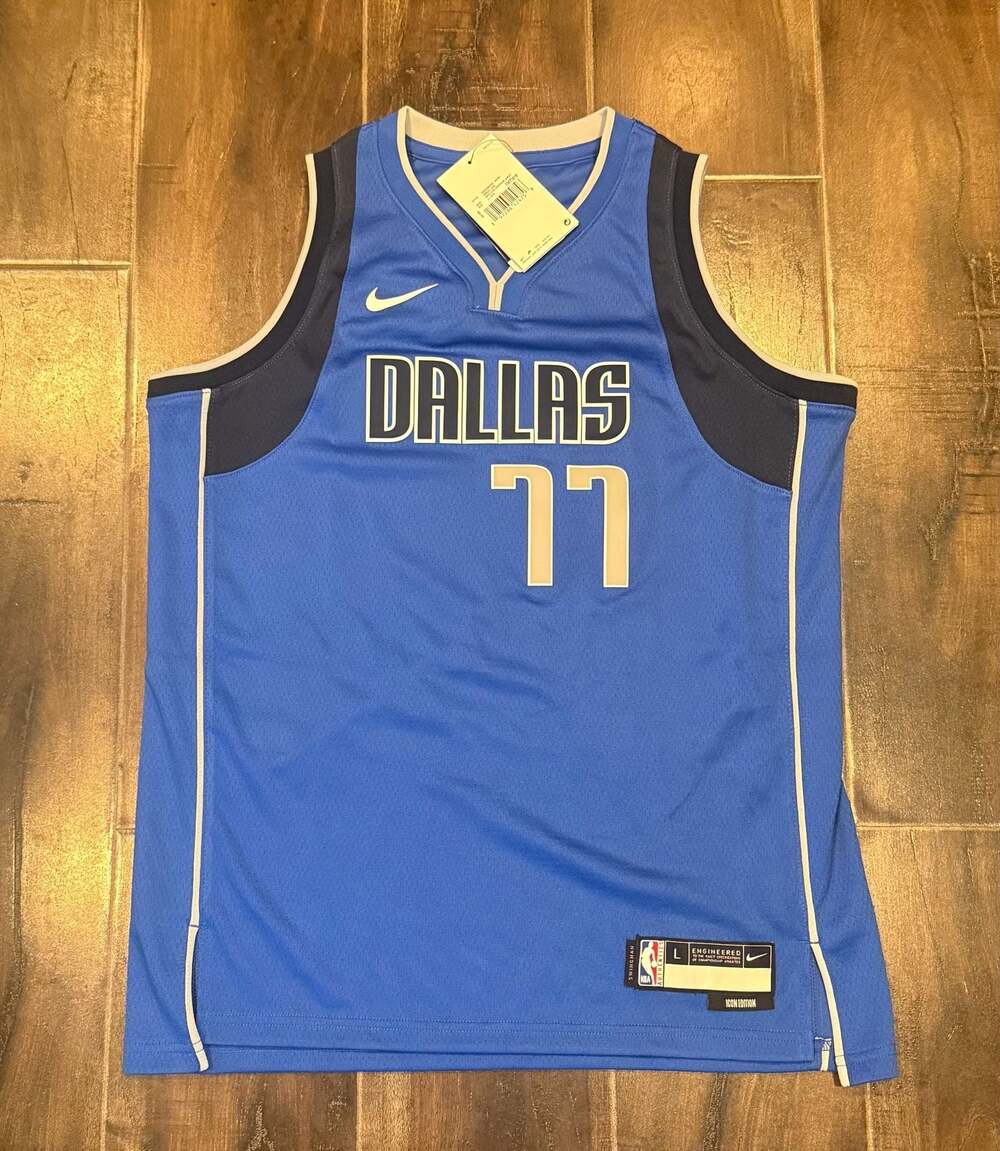Nike Dallas Mavericks Icon Edition Luka Doncic 77 NBA Swingman Jersey